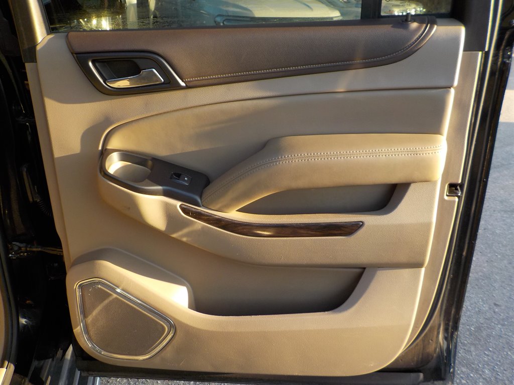 2015 GMC Yukon XL SLT 1500 photo