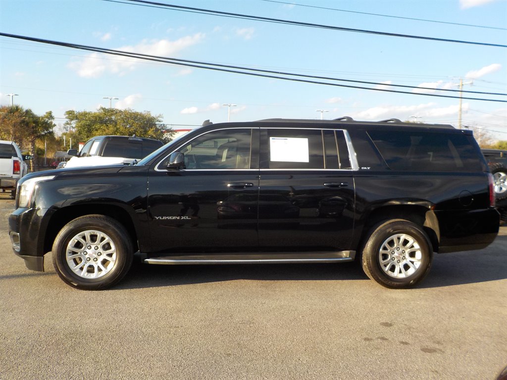 2015 GMC Yukon XL SLT 1500 photo