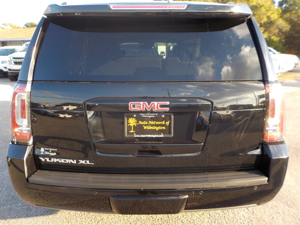 2015 GMC Yukon XL SLT 1500 photo