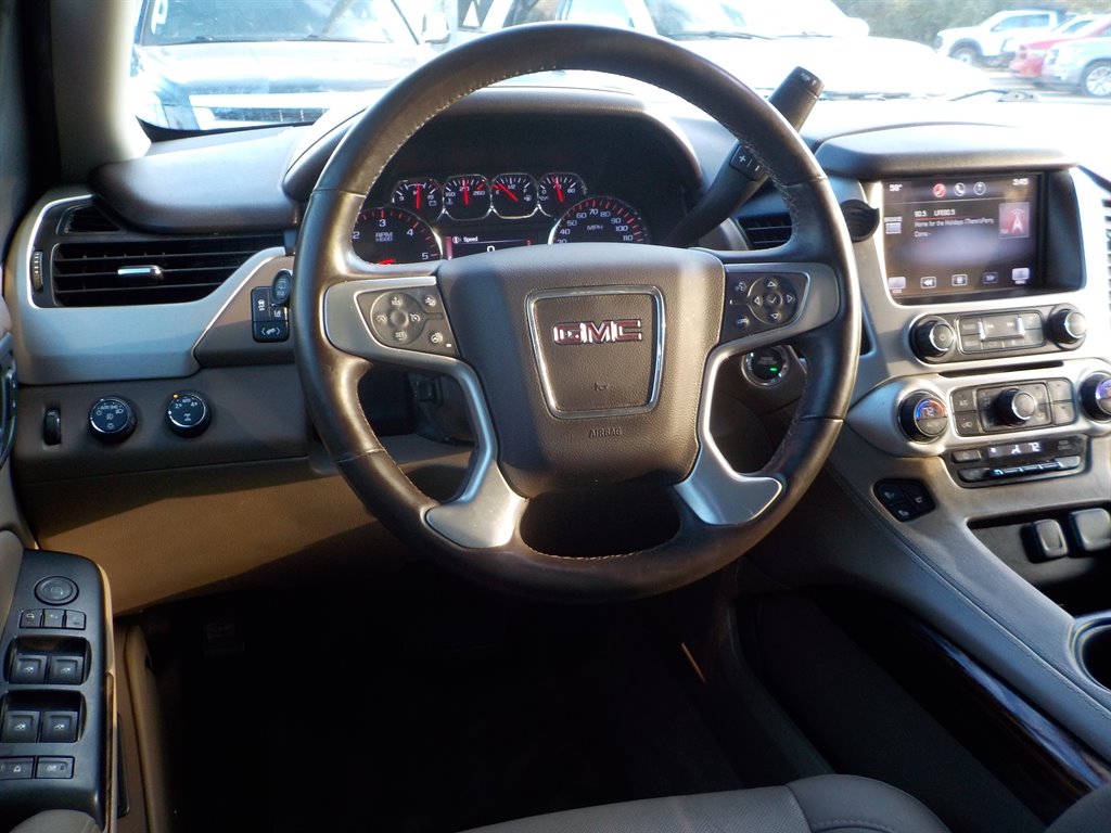 2015 GMC Yukon XL SLT 1500 photo