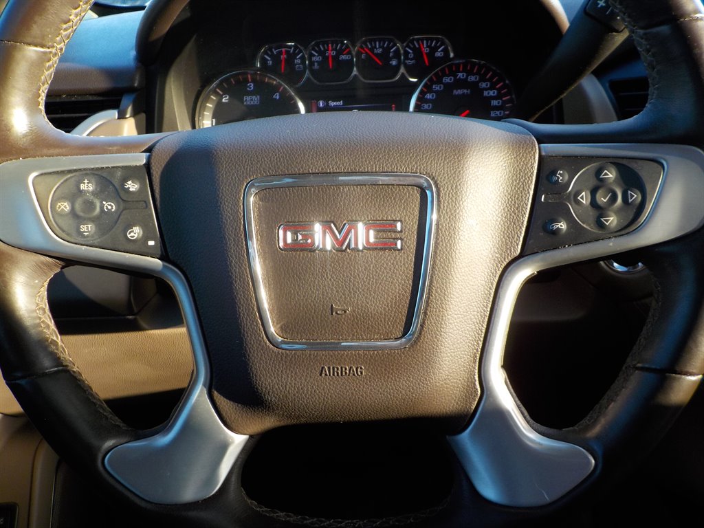 2015 GMC Yukon XL SLT 1500 photo