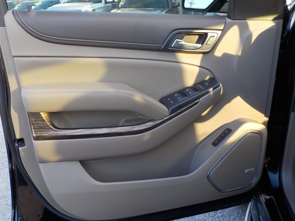 2015 GMC Yukon XL SLT 1500 photo