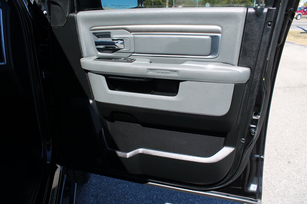 2018 RAM 1500 SLT photo