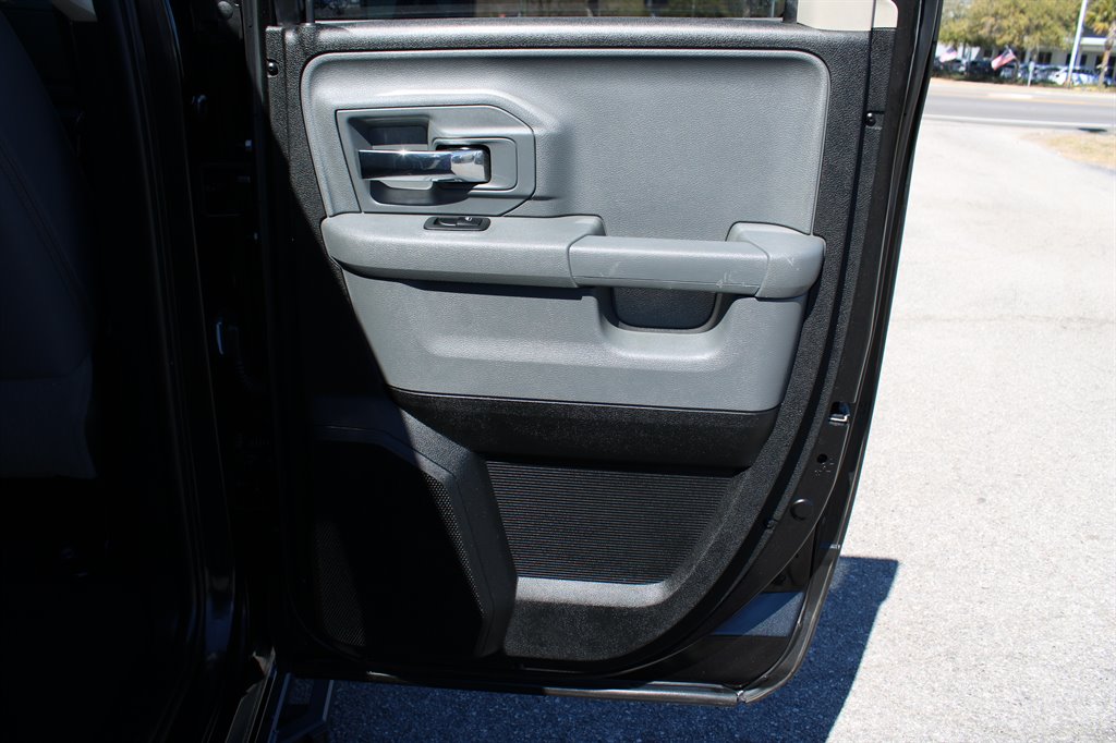 2018 RAM 1500 SLT photo
