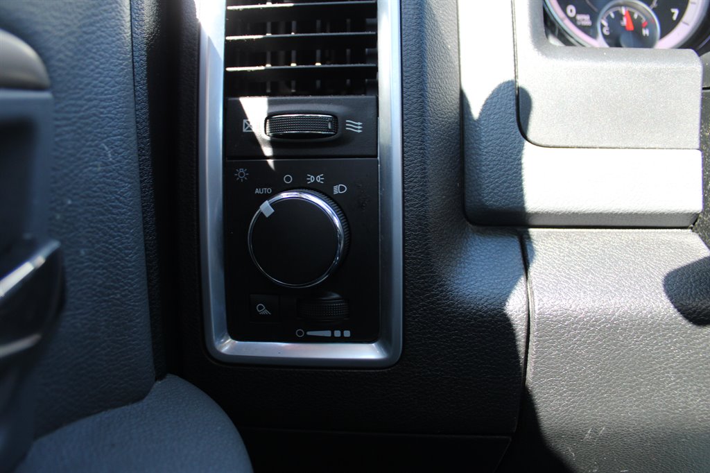 2018 RAM 1500 SLT photo