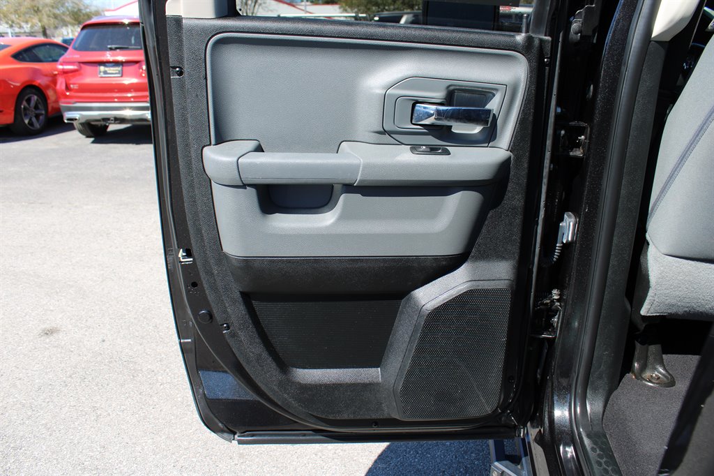 2018 RAM 1500 SLT photo