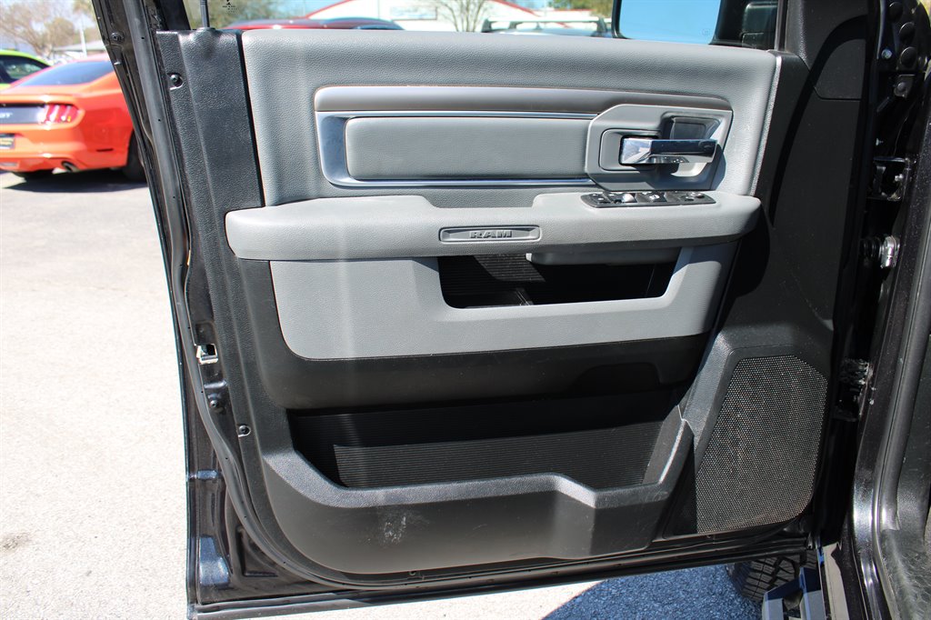 2018 RAM 1500 SLT photo