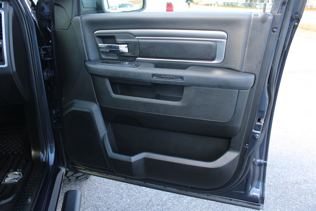 2021 RAM 1500 DS Warlock photo
