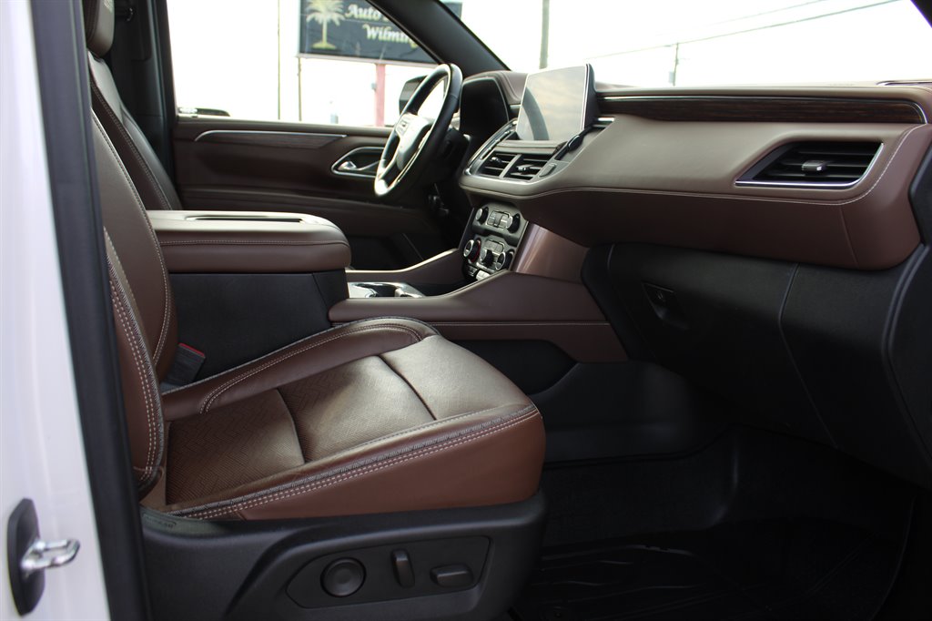 2021 Chevrolet Suburban 1500 High Country photo