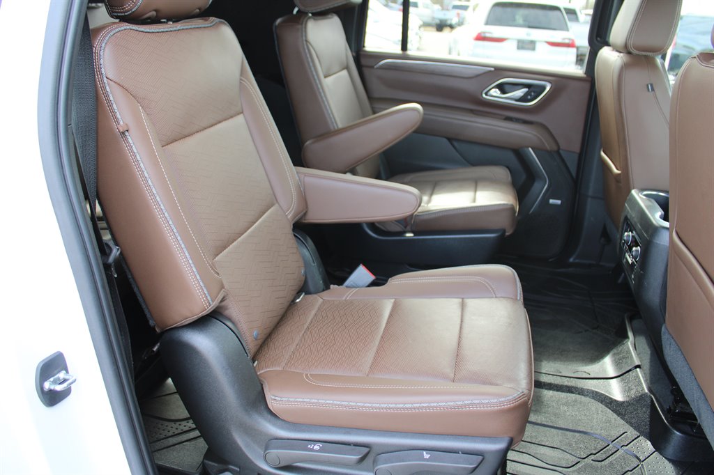 2021 Chevrolet Suburban 1500 High Country photo