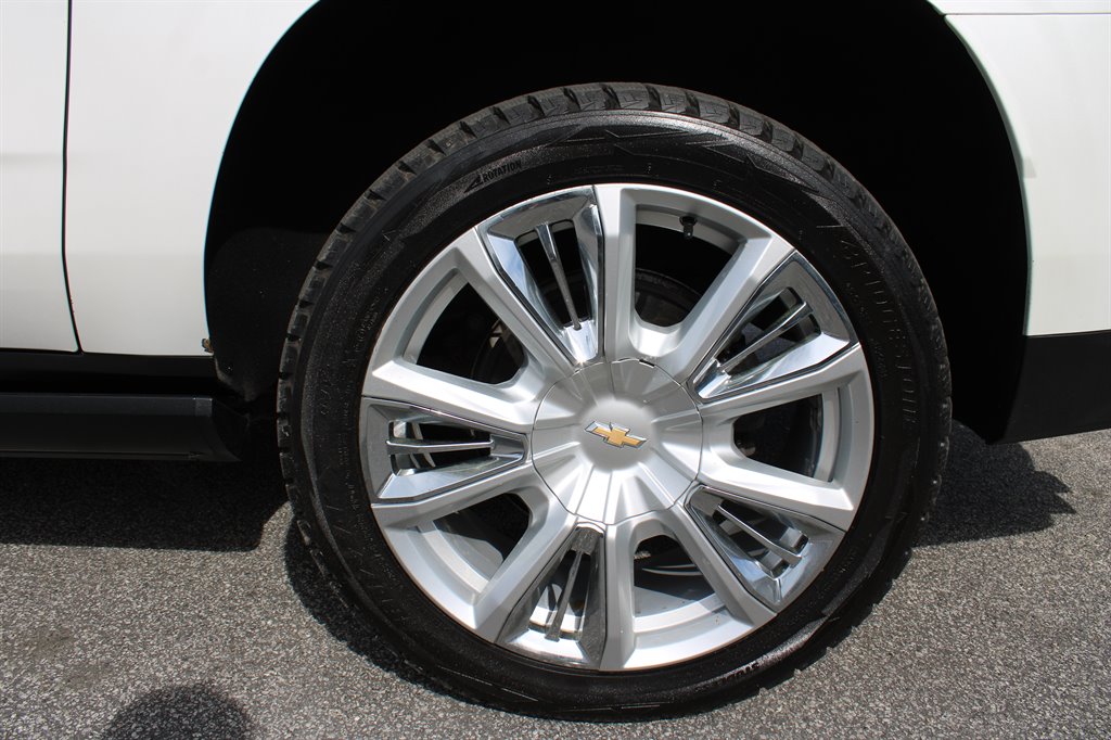 2021 Chevrolet Suburban 1500 High Country photo