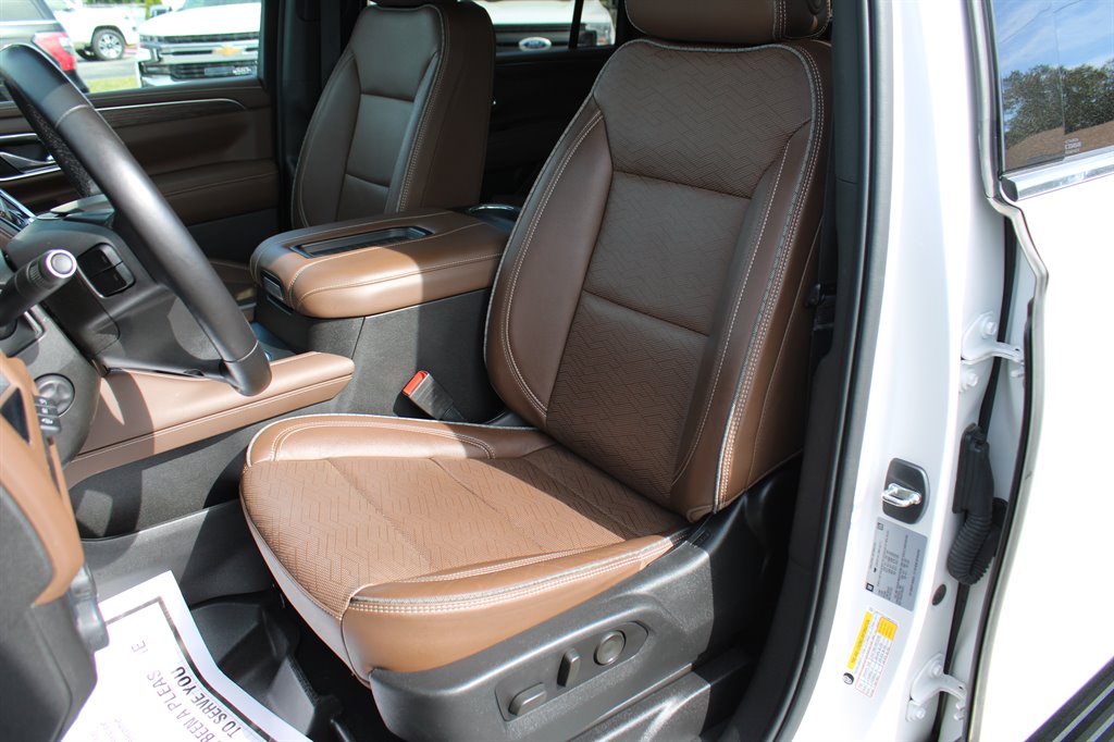 2021 Chevrolet Suburban 1500 High Country photo
