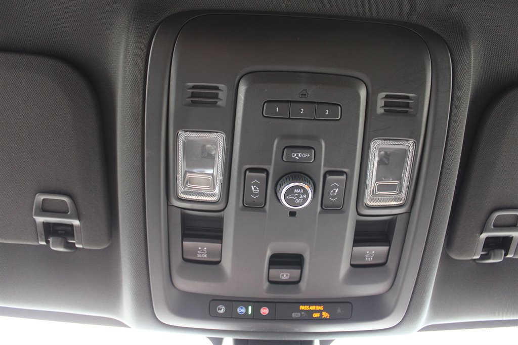 2021 Chevrolet Suburban 1500 High Country photo