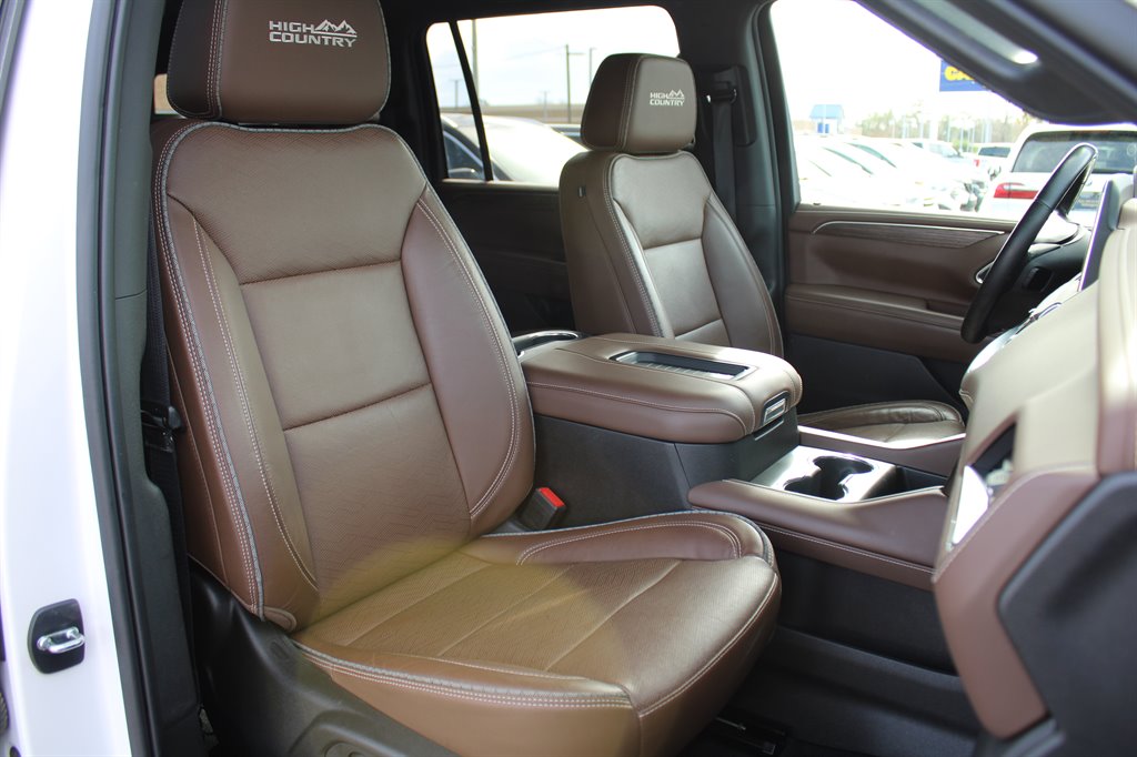 2021 Chevrolet Suburban 1500 High Country photo