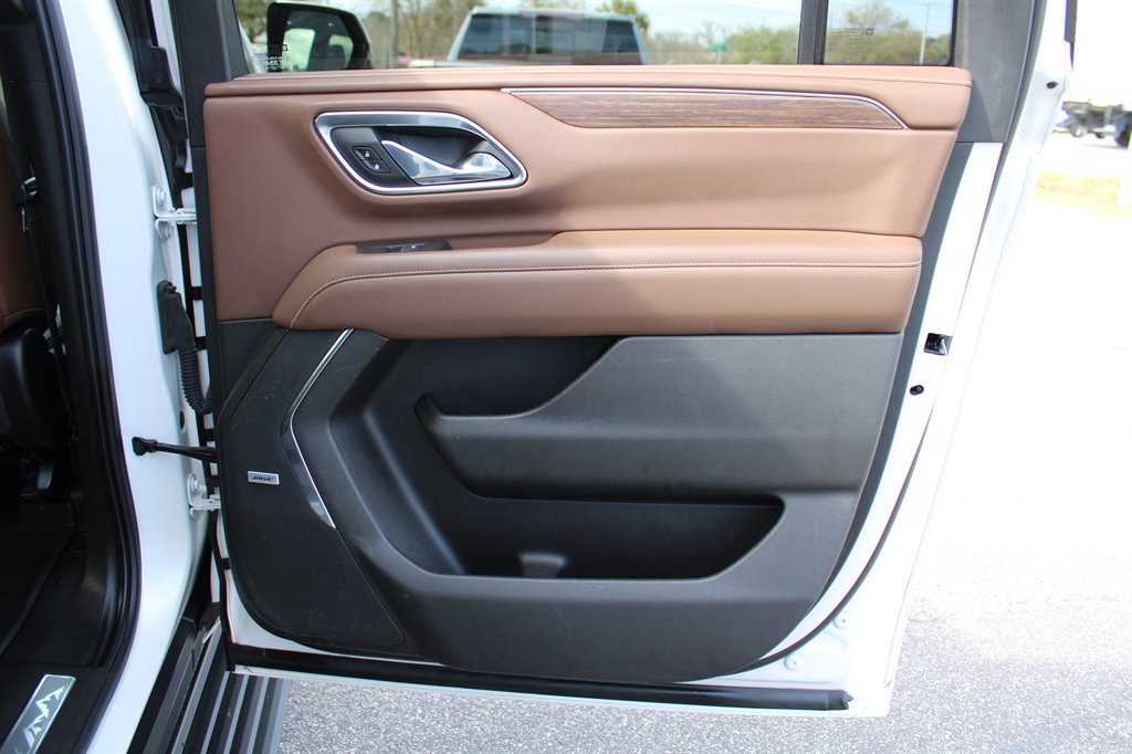 2021 Chevrolet Suburban 1500 High Country photo