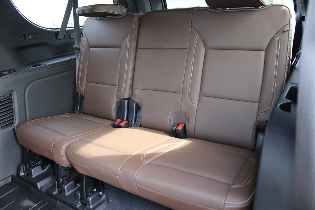 2021 Chevrolet Suburban 1500 High Country photo