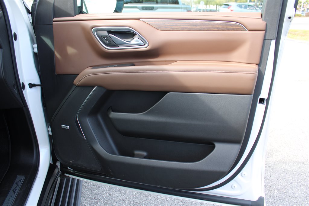 2021 Chevrolet Suburban 1500 High Country photo