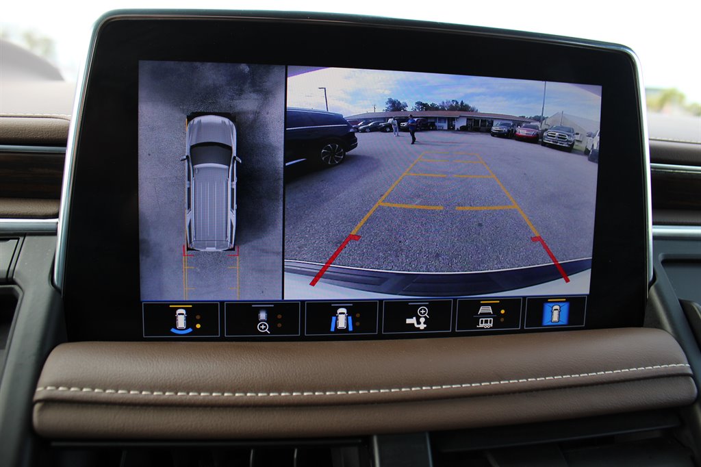 2021 Chevrolet Suburban 1500 High Country photo