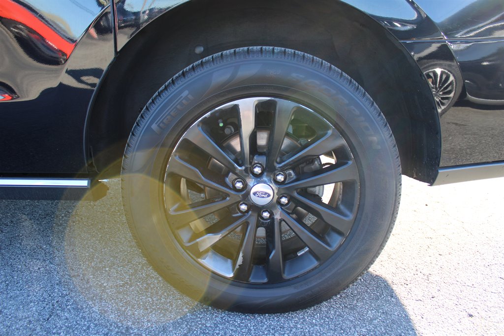 2019 Ford Expedition Max Limited photo