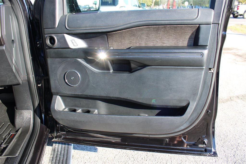2019 Ford Expedition Max Limited photo