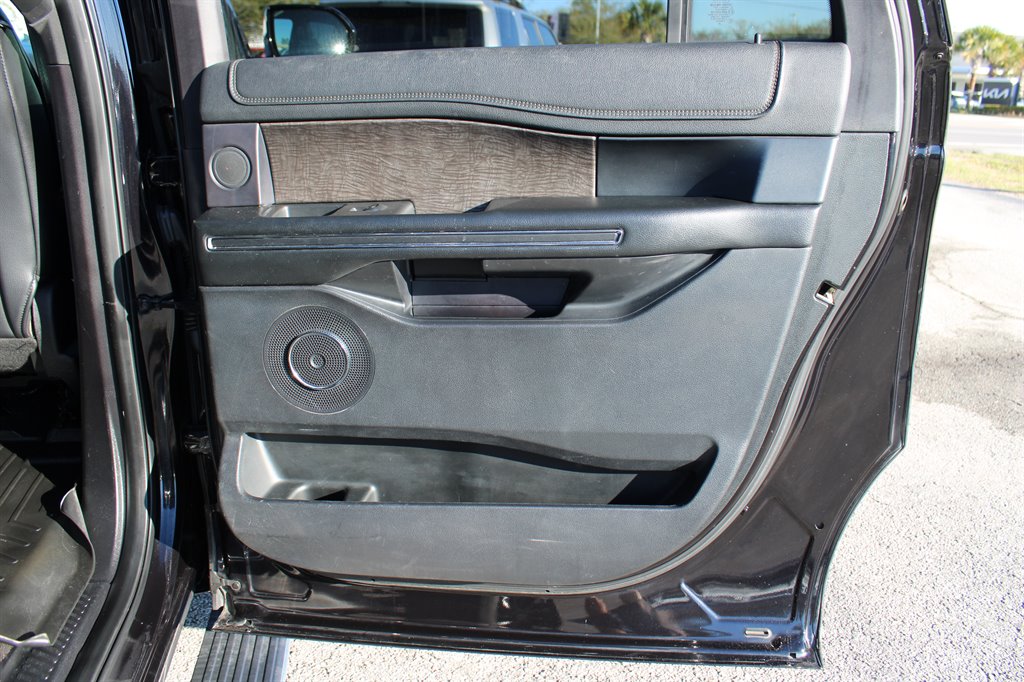 2019 Ford Expedition Max Limited photo