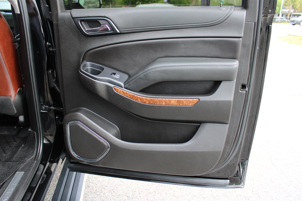 2019 Chevrolet Suburban 1500 Premier photo