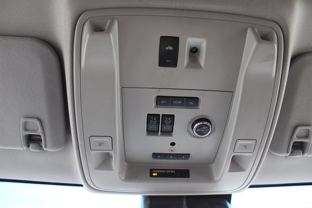 2019 Chevrolet Suburban 1500 Premier photo