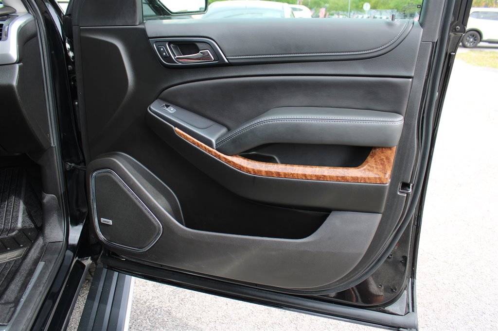 2019 Chevrolet Suburban 1500 Premier photo