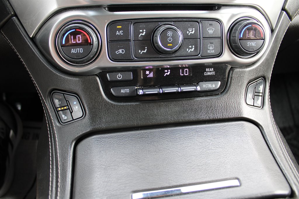 2019 Chevrolet Suburban 1500 Premier photo