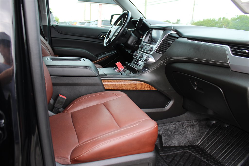 2019 Chevrolet Suburban 1500 Premier photo