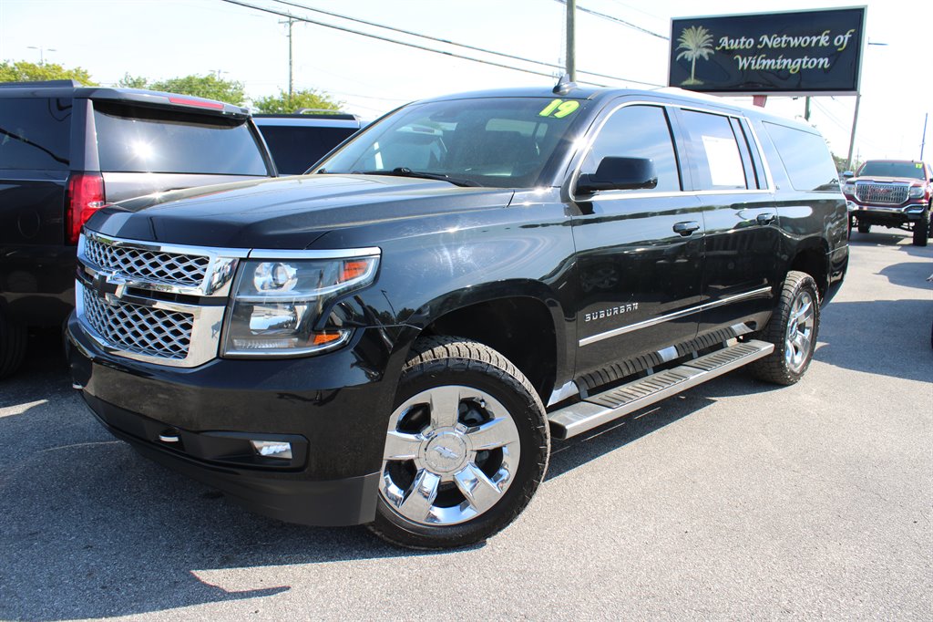2019 Chevrolet Suburban 1500 LT photo