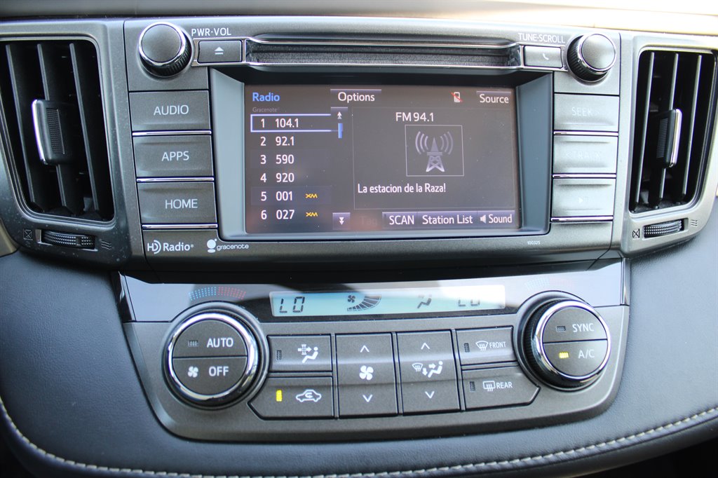 2014 Toyota RAV4 XLE photo