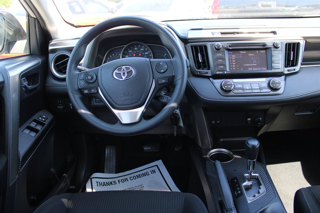 2014 Toyota RAV4 XLE photo