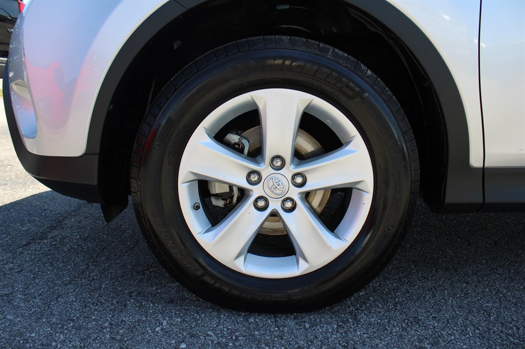 2014 Toyota RAV4 XLE photo