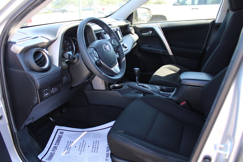 2014 Toyota RAV4 XLE photo