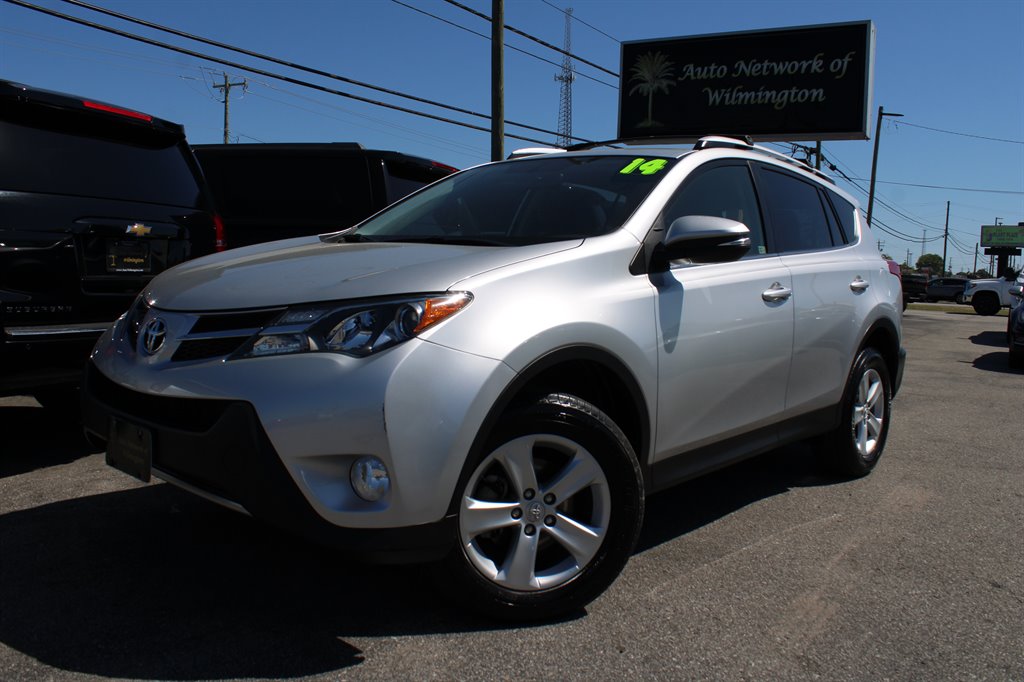 2014 Toyota RAV4 XLE photo