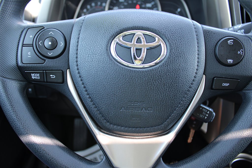 2014 Toyota RAV4 XLE photo