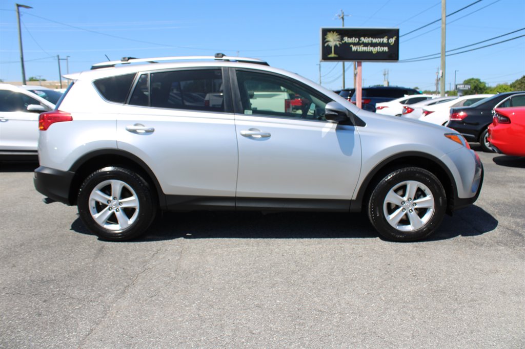 2014 Toyota RAV4 XLE photo