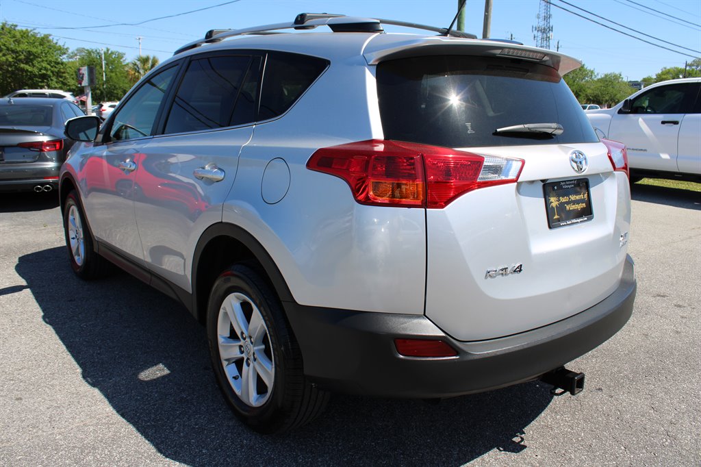 2014 Toyota RAV4 XLE photo