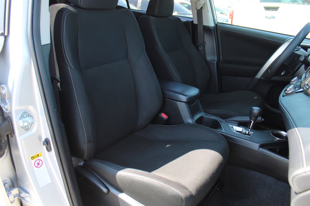 2014 Toyota RAV4 XLE photo