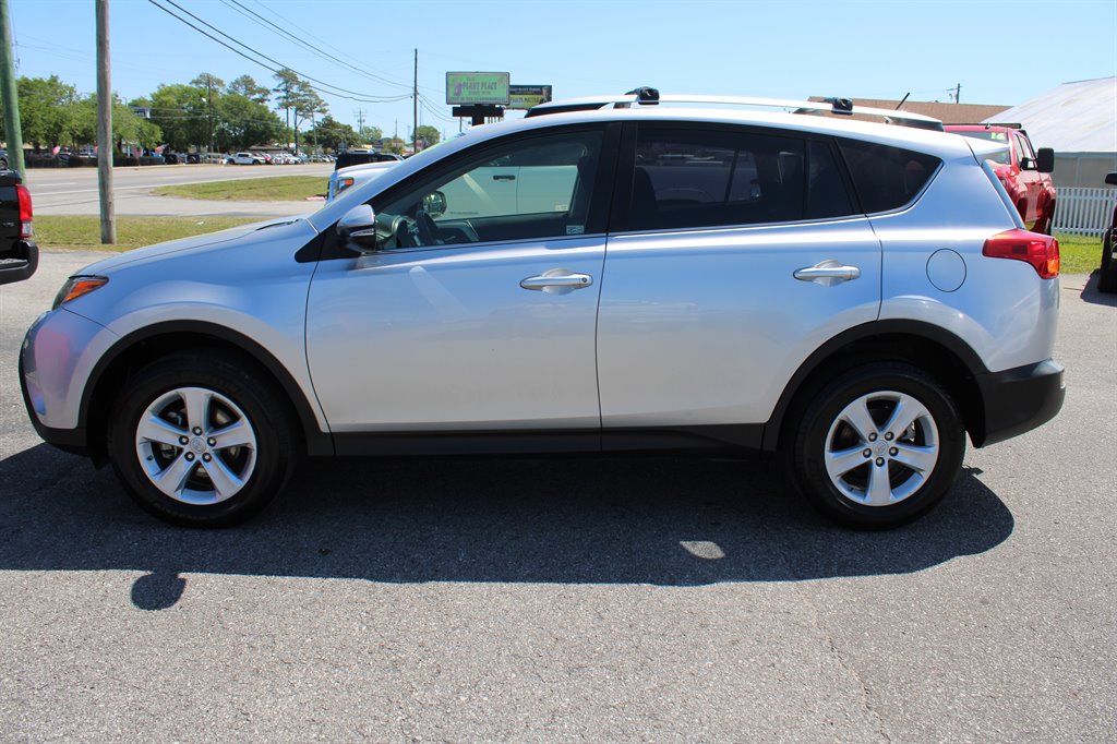2014 Toyota RAV4 XLE photo