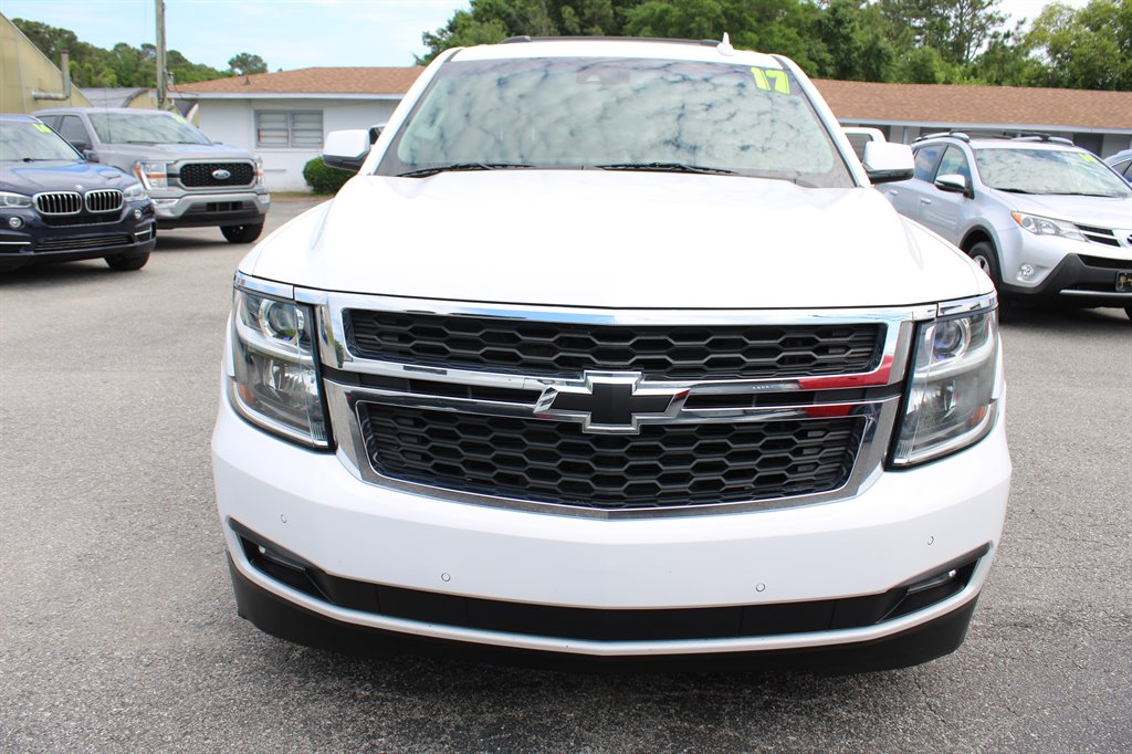2017 Chevrolet Suburban 1500 LT photo