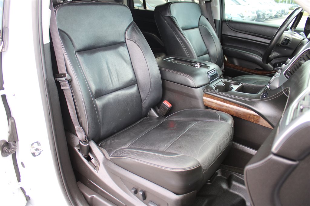 2017 Chevrolet Suburban 1500 LT photo