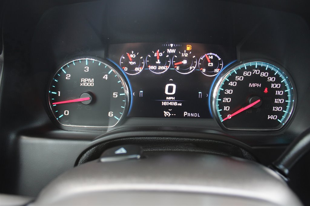 2017 Chevrolet Suburban 1500 LT photo