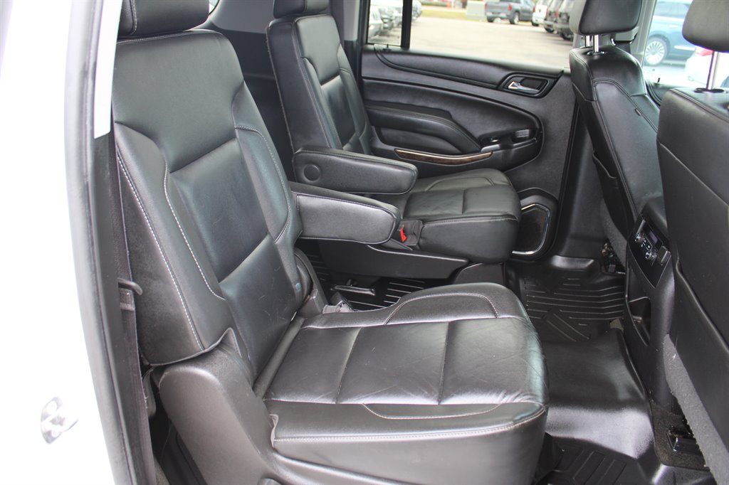 2017 Chevrolet Suburban 1500 LT photo