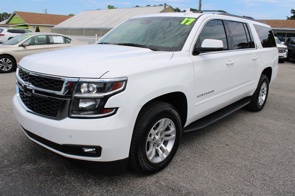 2017 Chevrolet Suburban 1500 LT photo