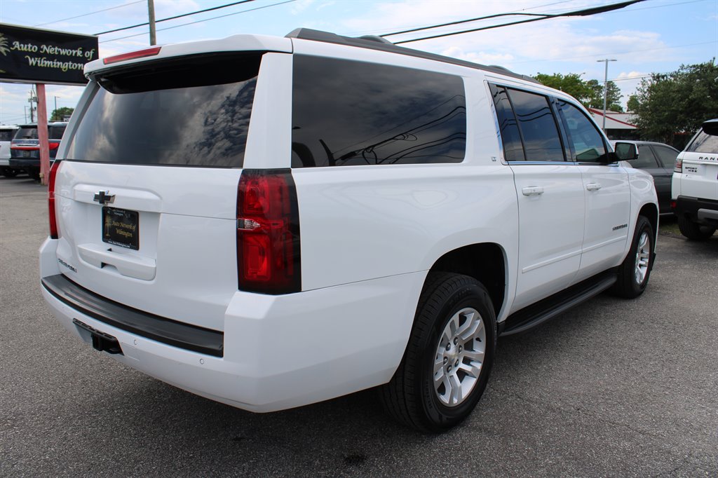 2017 Chevrolet Suburban 1500 LT photo
