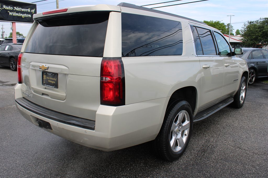 2015 Chevrolet Suburban LT 1500 photo