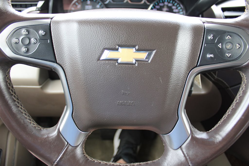 2015 Chevrolet Suburban LT 1500 photo
