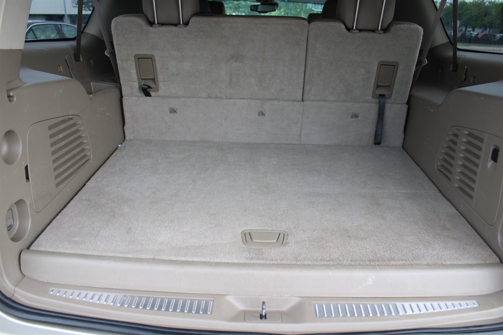 2015 Chevrolet Suburban LT 1500 photo